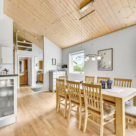 Cozy Home In Tarm With Kitchen Bagian luar foto