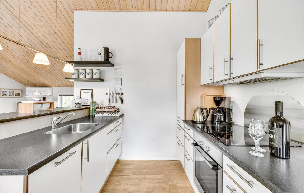 Cozy Home In Tarm With Kitchen Bagian luar foto